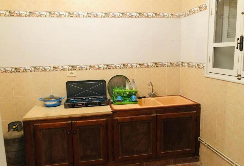 استودیوی استاندارد, Auberge Alferdaous