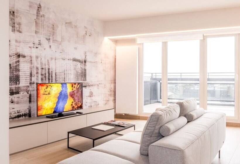 استودیوی لوکس, The Residence Gare