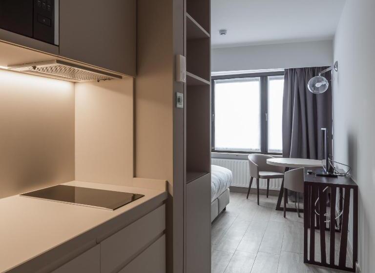 استودیوی لوکس, The Residence Gare