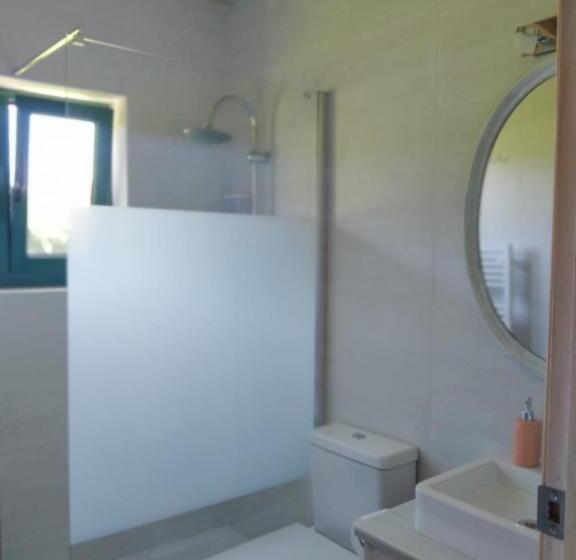 バルコニー付きスタンダードルーム, La Figal De Xugabolos, Salas