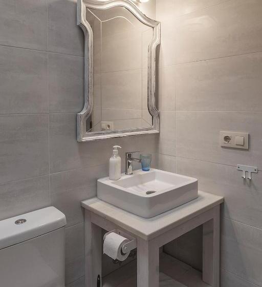 バルコニー付きスタンダードルーム, La Figal De Xugabolos, Salas