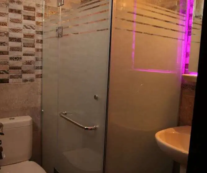 اتاق استاندارد با تخت دوبل, Queen Pyramids View Inn