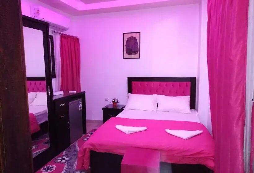 اتاق استاندارد با تخت دوبل, Queen Pyramids View Inn