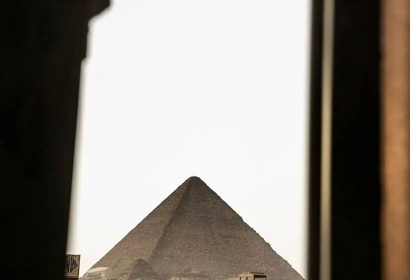 اتاق استاندارد سه نفره, Queen Pyramids View Inn