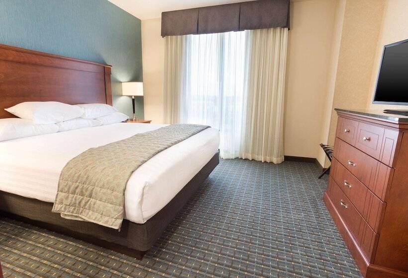 Номер Deluxe, Drury Inn & Suites St. Louis Brentwood
