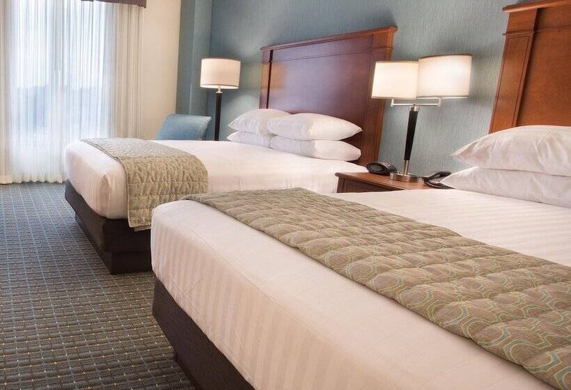 장애인용 디럭스룸, Drury Inn & Suites St. Louis Brentwood