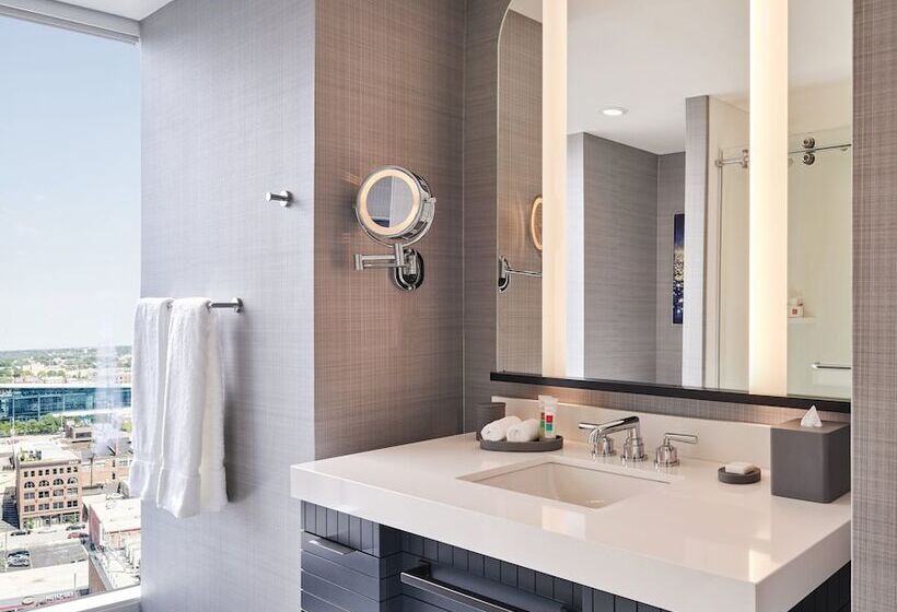 جناح, Loews Kansas City