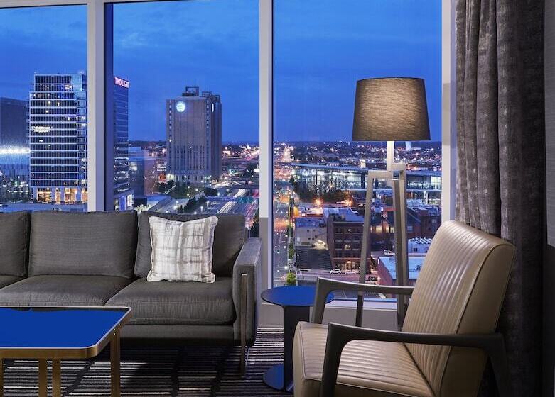 Люкс, Loews Kansas City