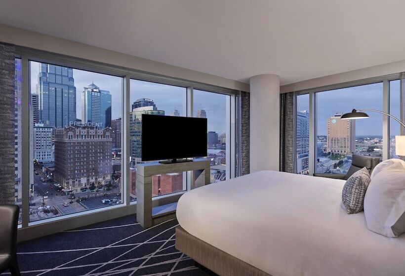 جناح, Loews Kansas City