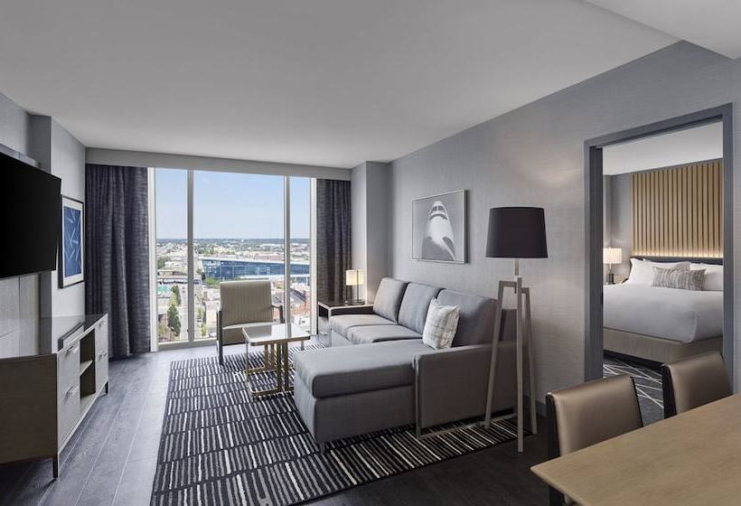 جناح, Loews Kansas City