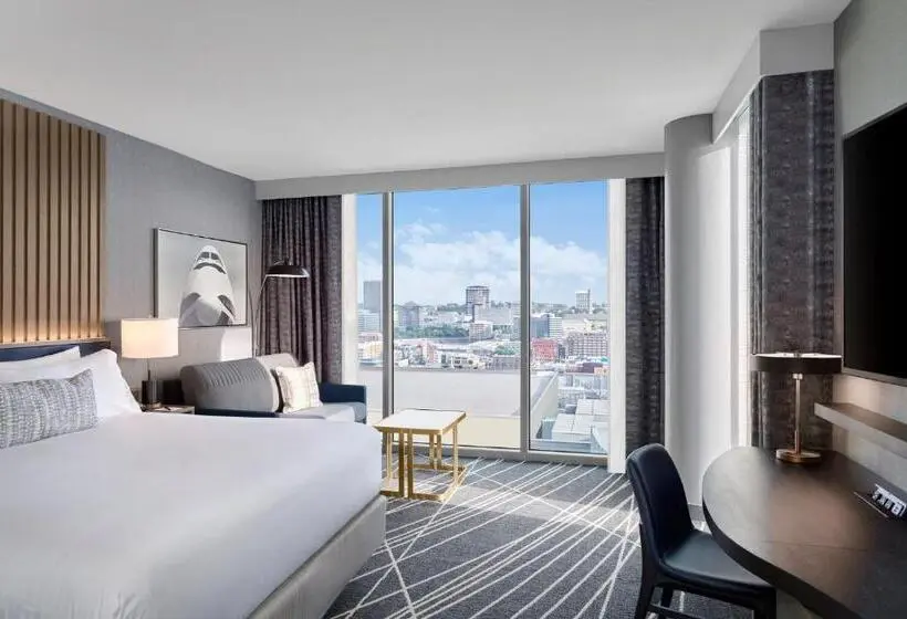 اتاق استاندارد با تخت بزرگ, Loews Kansas City