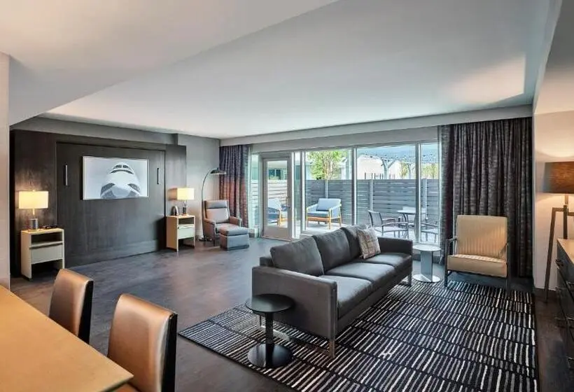استودیو استاندارد با تراس, Loews Kansas City