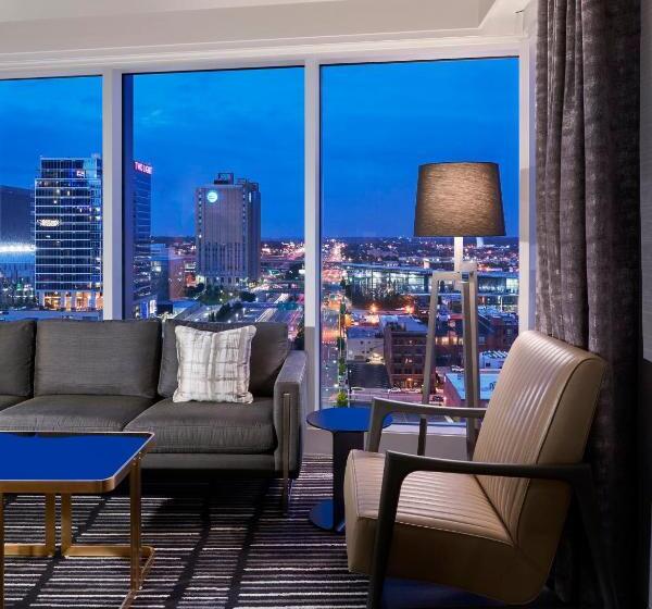 جناح, Loews Kansas City