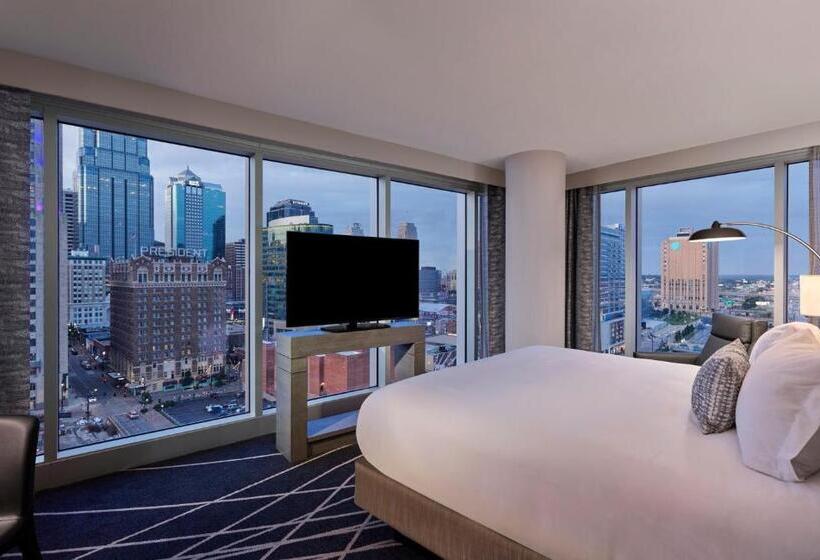 Люкс, Loews Kansas City