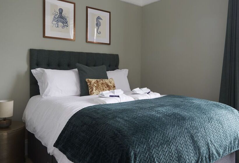 غرفة قياسية, Sentry Mead