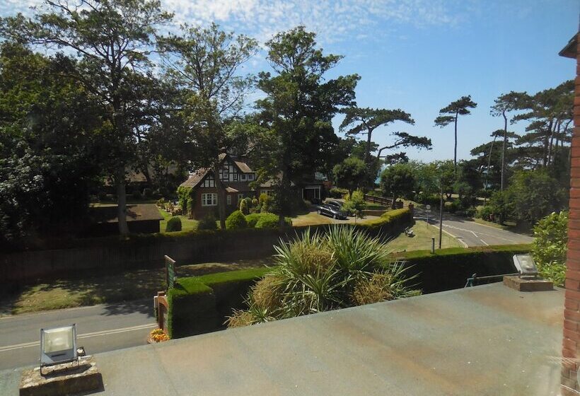 غرفة قياسية, Sentry Mead