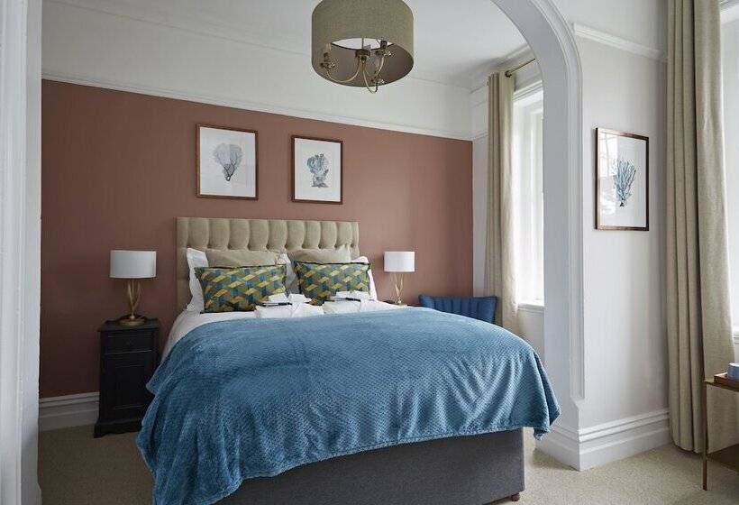 غرفة قياسية, Sentry Mead