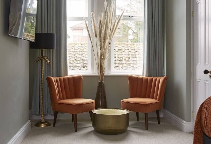 غرفة قياسية, Sentry Mead