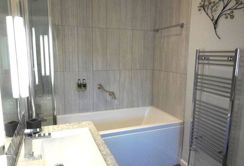 غرفة قياسية, Sentry Mead