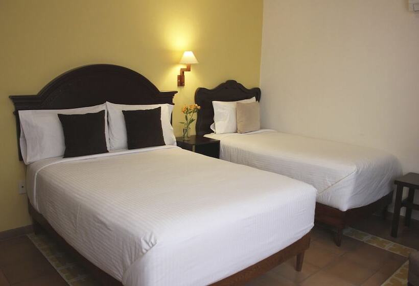 3 Bett Deluxe Zimmer, Entre Patios Hotel Boutique