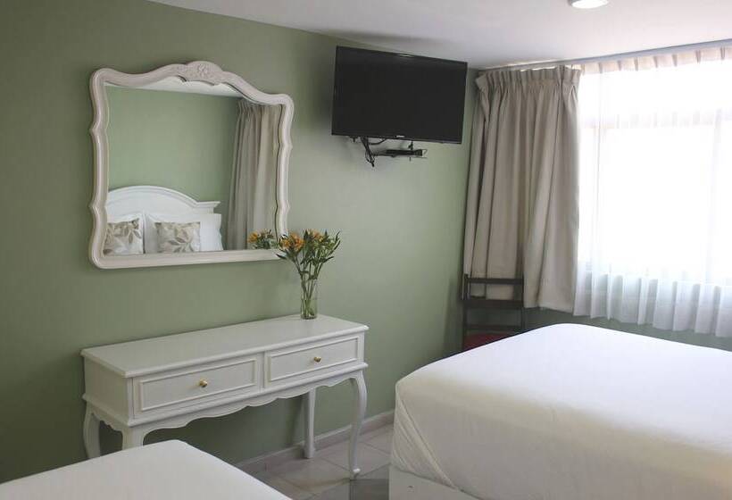 3 Bett Deluxe Zimmer, Entre Patios Hotel Boutique