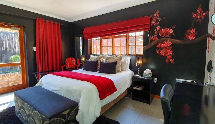 Номер Стандарт Внутренний, Yalla Yalla Boutique