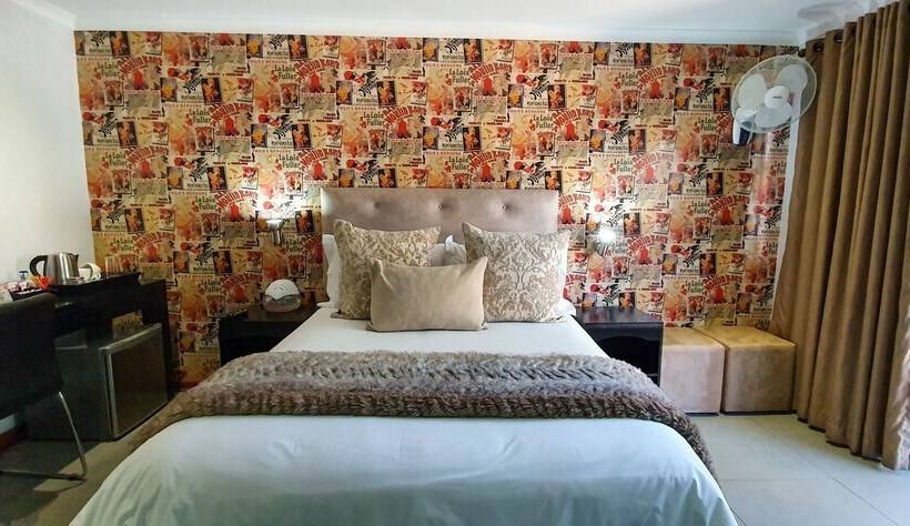 Номер Стандарт Внутренний, Yalla Yalla Boutique