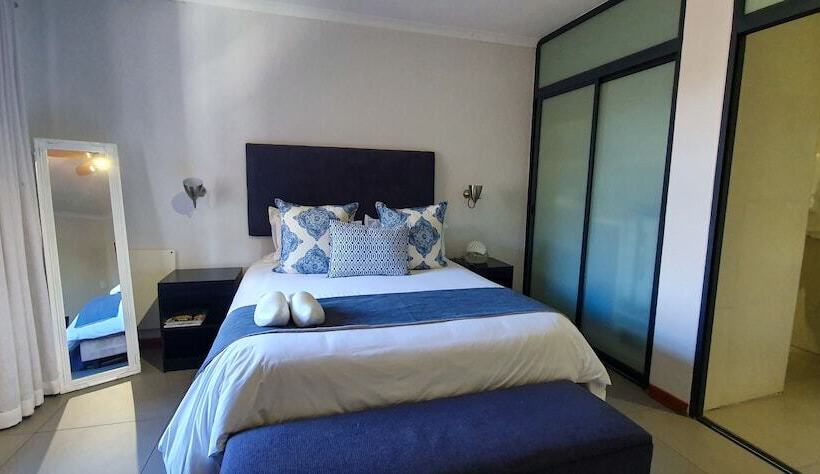 Номер Стандарт, Yalla Yalla Boutique