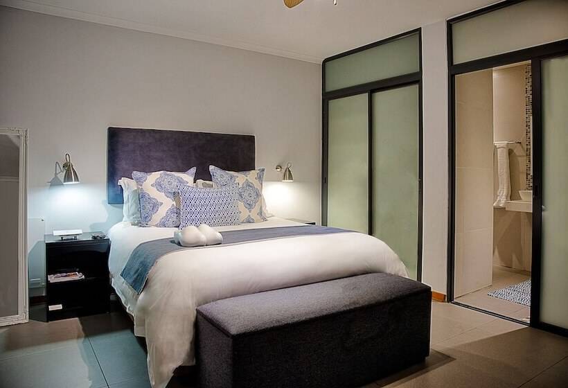 Номер Стандарт, Yalla Yalla Boutique