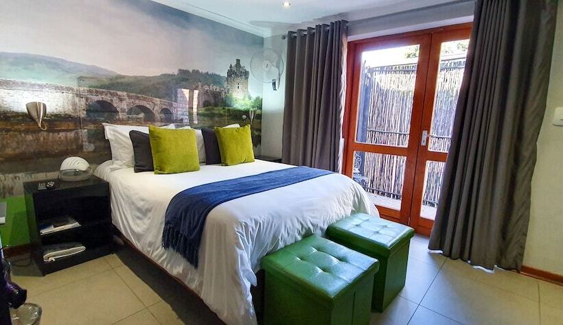 Номер Стандарт Внутренний, Yalla Yalla Boutique