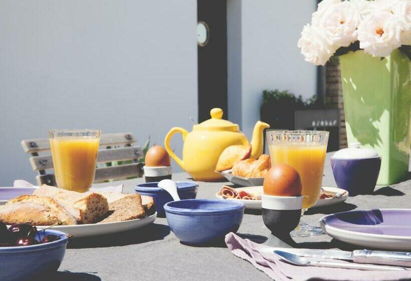 Номер Стандарт Вид на Бассейн, Maison D’hôtes Les Ajoncs