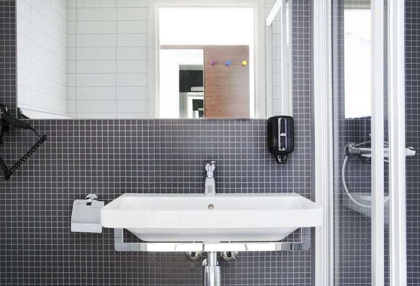 اتاق استاندارد یک نفره, Comfort Hotel Victoria Florø