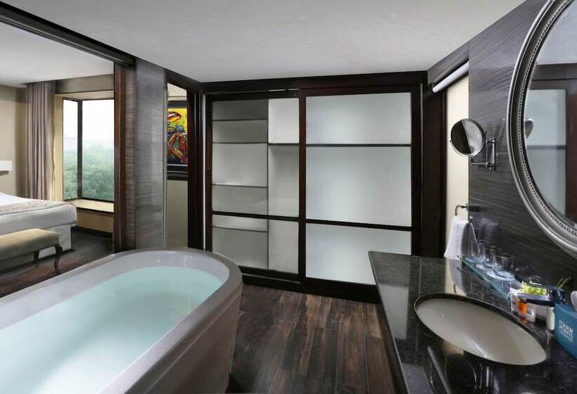 سوییت اجرایی, Four Points By Sheraton Lahore