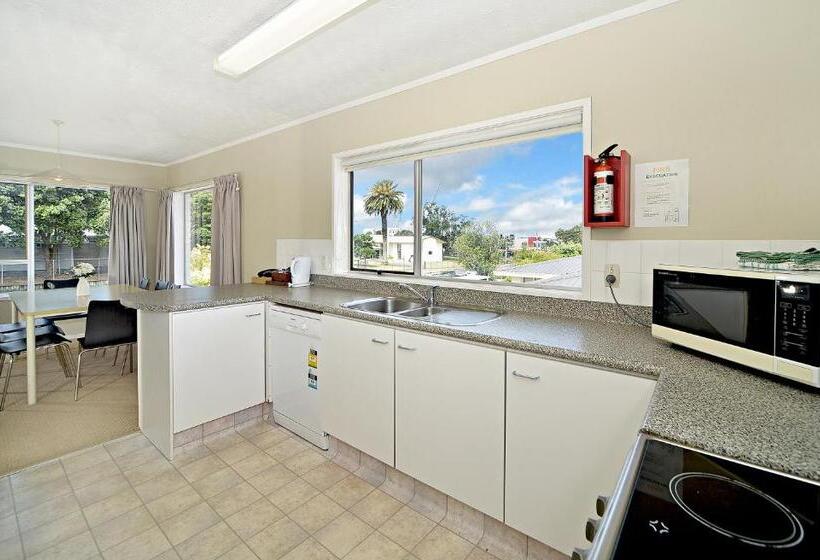 침실 3개 아파트, Takapuna Motor Lodge