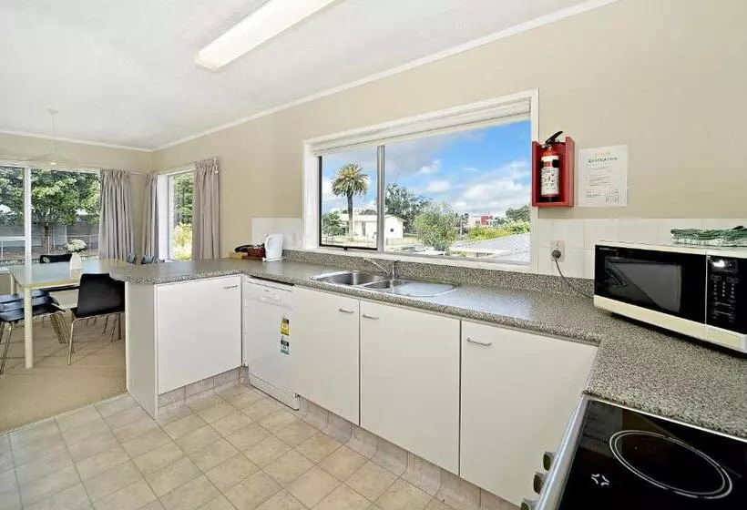 ３ベッドルームアパートメント, Takapuna Motor Lodge