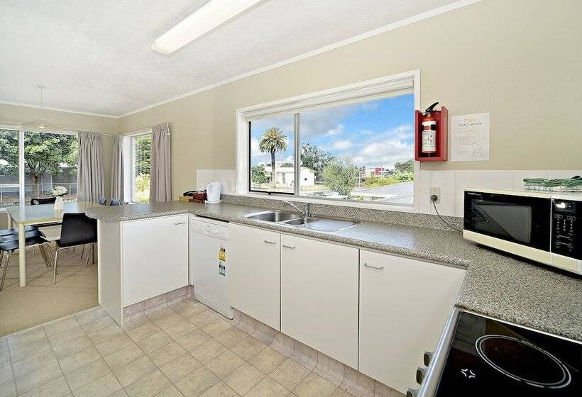 침실 3개 아파트, Takapuna Motor Lodge