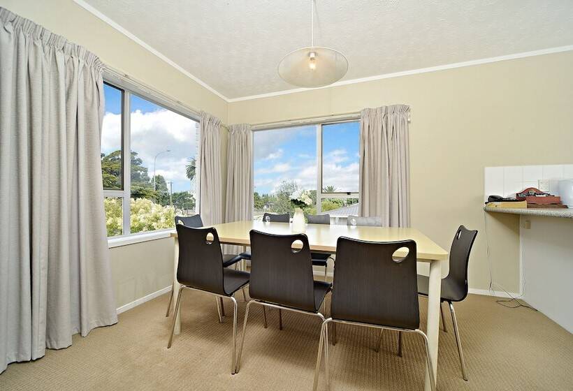 Апартаменты 3 Спальни, Takapuna Motor Lodge