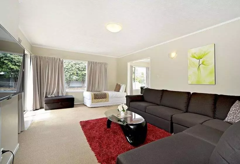 ３ベッドルームアパートメント, Takapuna Motor Lodge