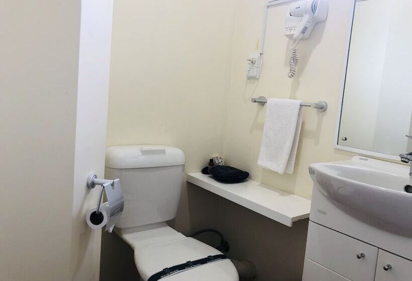 エクゼクティブワンルーム, Tudor Court Motor Lodge