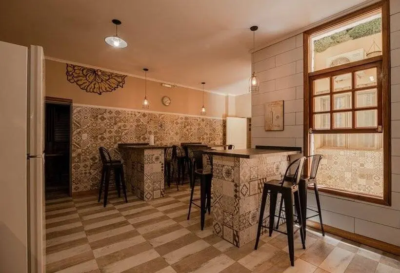اتاق استاندارد با سرویس بهداشتی مشترک, Che Juan Hostel Ba