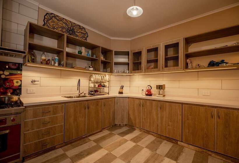 اتاق استاندارد با سرویس بهداشتی مشترک, Che Juan Hostel Ba