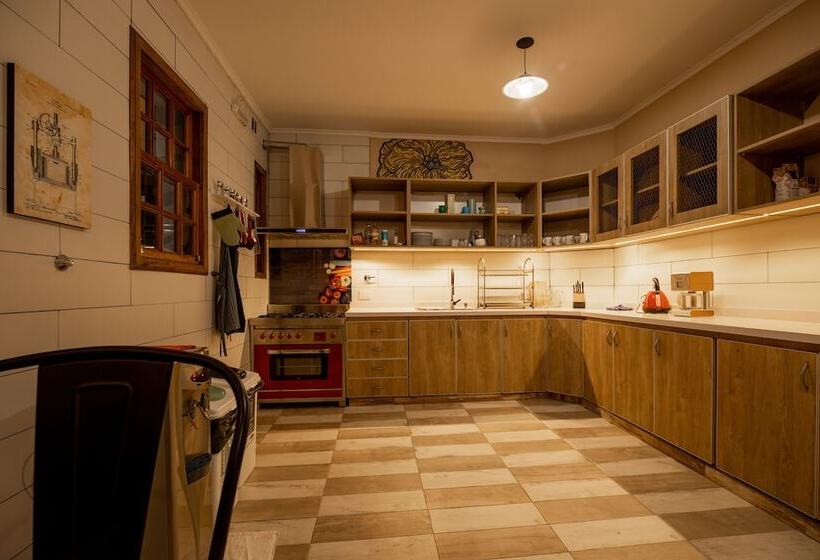 اتاق استاندارد با سرویس بهداشتی مشترک, Che Juan Hostel Ba