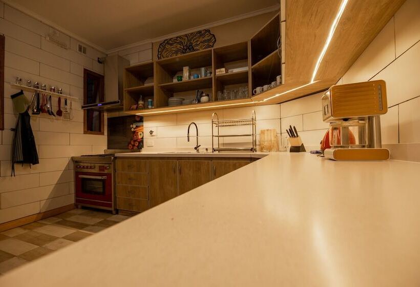 اتاق استاندارد با سرویس بهداشتی مشترک, Che Juan Hostel Ba