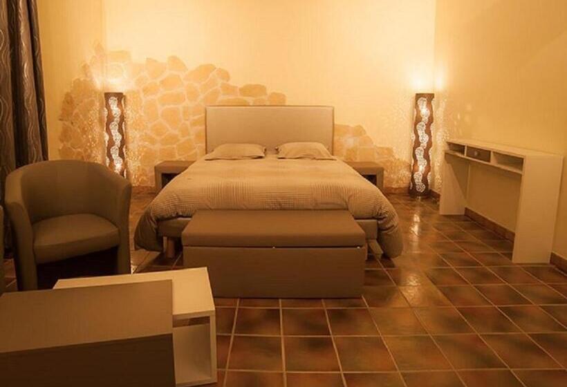 Номер Стандарт с Гидромассажем, Domaine De Bailheron