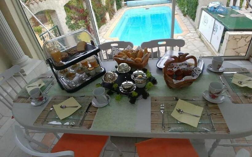 Номер Стандарт, Domaine De Bailheron