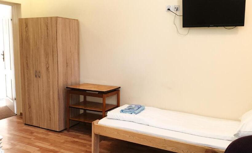 اتاق استاندارد یک نفره, Etna   Hostel  Noclegi Rzeszów