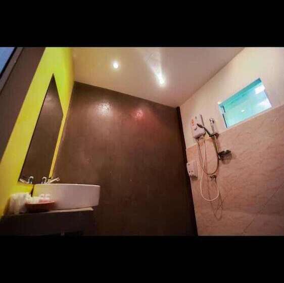 بنغل قياسي مطل على المسبح, Feel At Chill Resort Kohchang