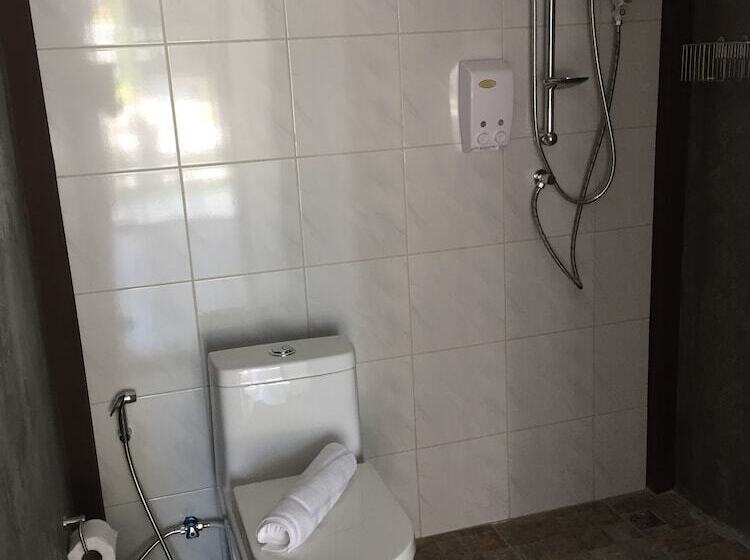 خانه یا کلبه ی ییلاقی با نمای استخر, Feel At Chill Resort Kohchang