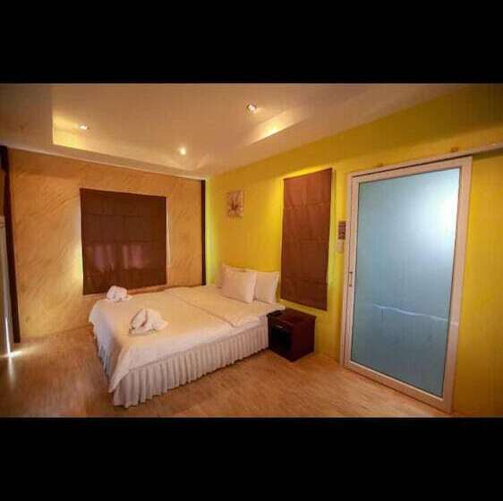 بنغل قياسي مطل على المسبح, Feel At Chill Resort Kohchang