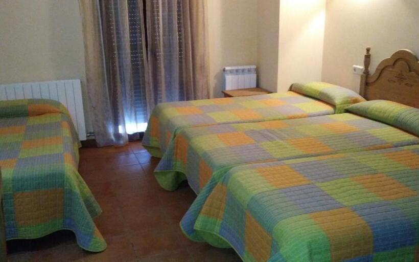 غرفة كلاسيكية رباعية, Hostal La Vega